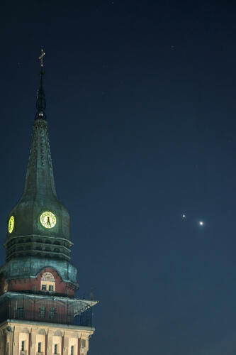 Venus Jupiter by Town hall